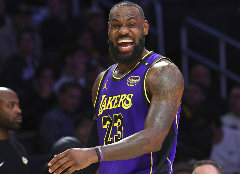 是2外援球 是2外援球